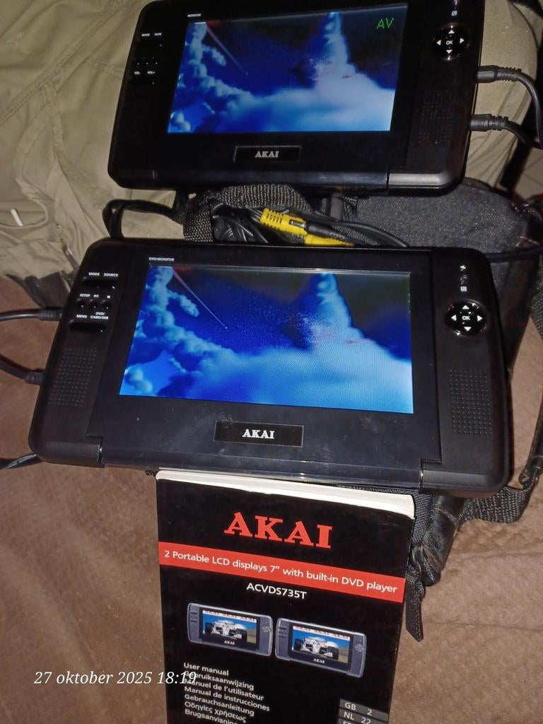 Draagbare  dvd speler met 2 schermen   akai 10€, Ophalen of Verzenden, Overige merken