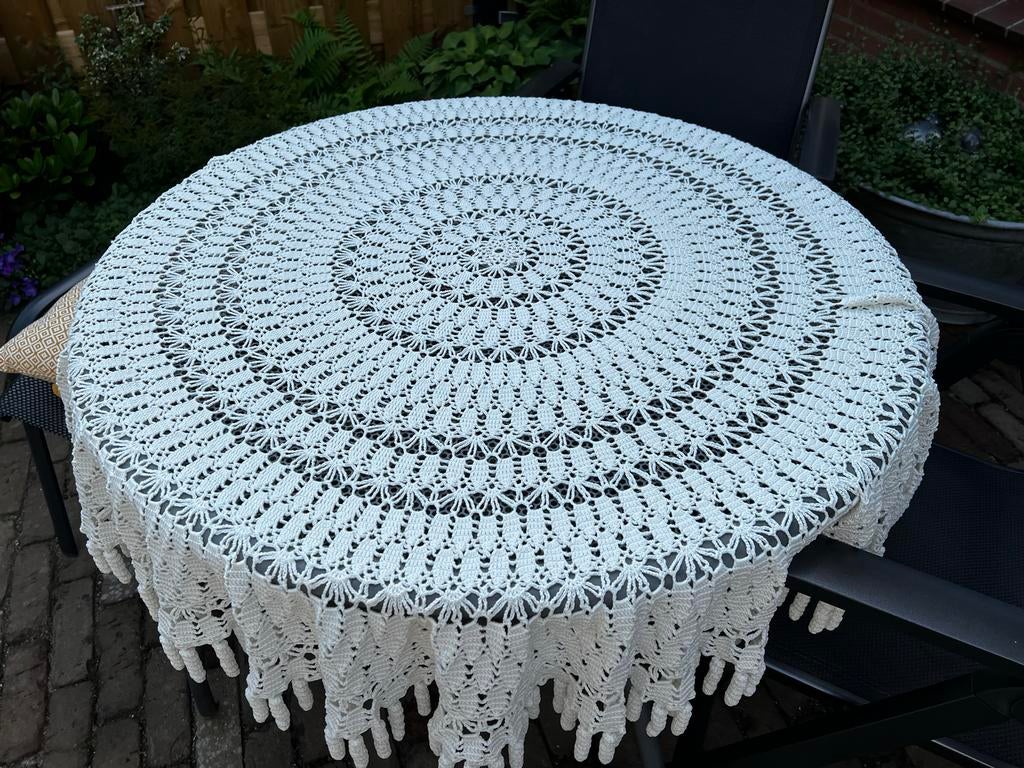 Wit zelf gehaakt rond tafelkleed ø 1.25 cm, Ophalen of Verzenden, Gebruikt, Rond, Binnen