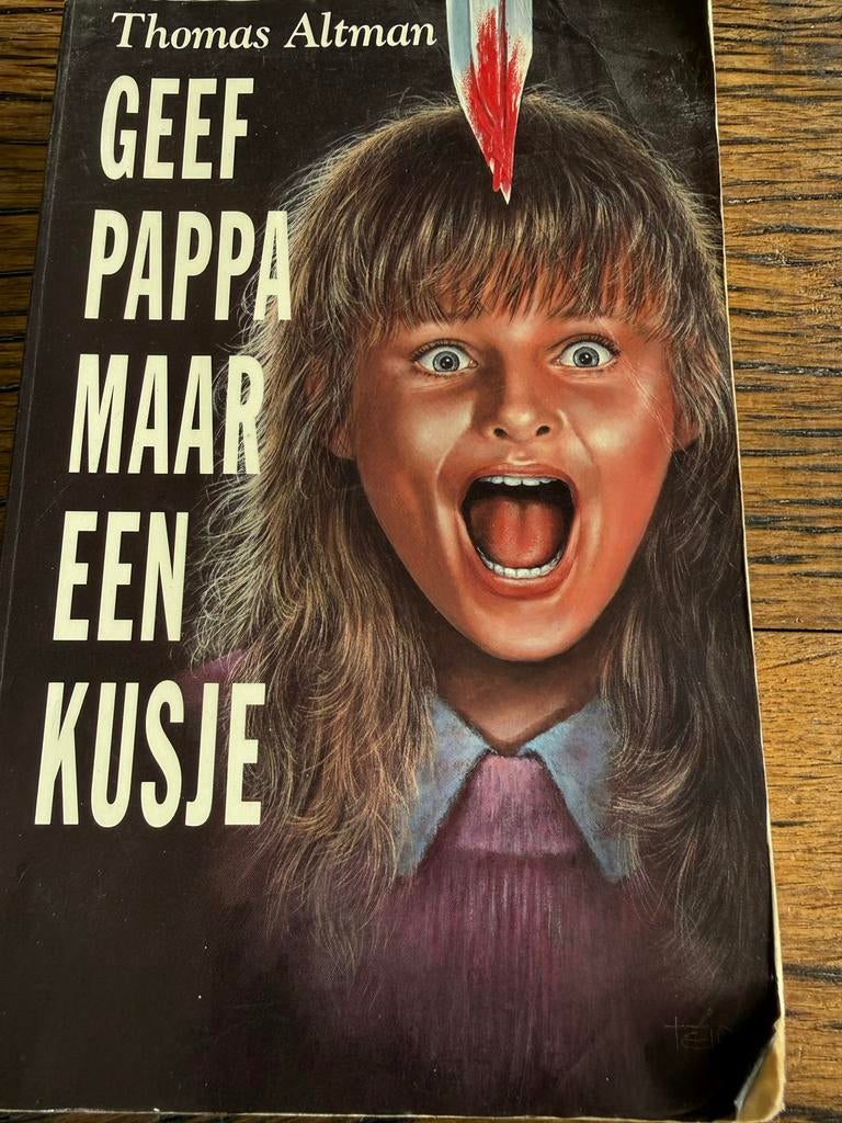 Boek: Geef Pappa Maar Een Kusje - Thomas Altman, Ophalen of Verzenden, Gelezen, Wereld overig