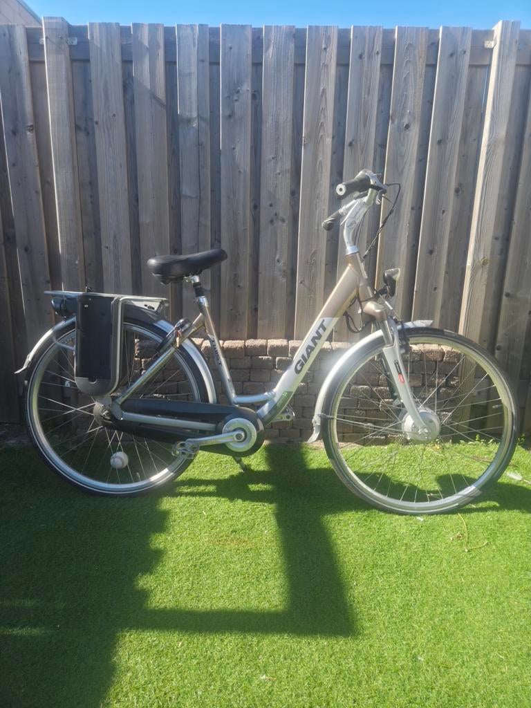 Giant elektrische fiets - scherm ontbreekt, 2 accu's, Ophalen, Gebruikt
