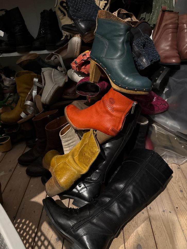 +/- 50 paar schoen maat 37, Kleding | Dames, Schoenen, Gedragen, Overige typen, Overige kleuren, Ophalen of Verzenden