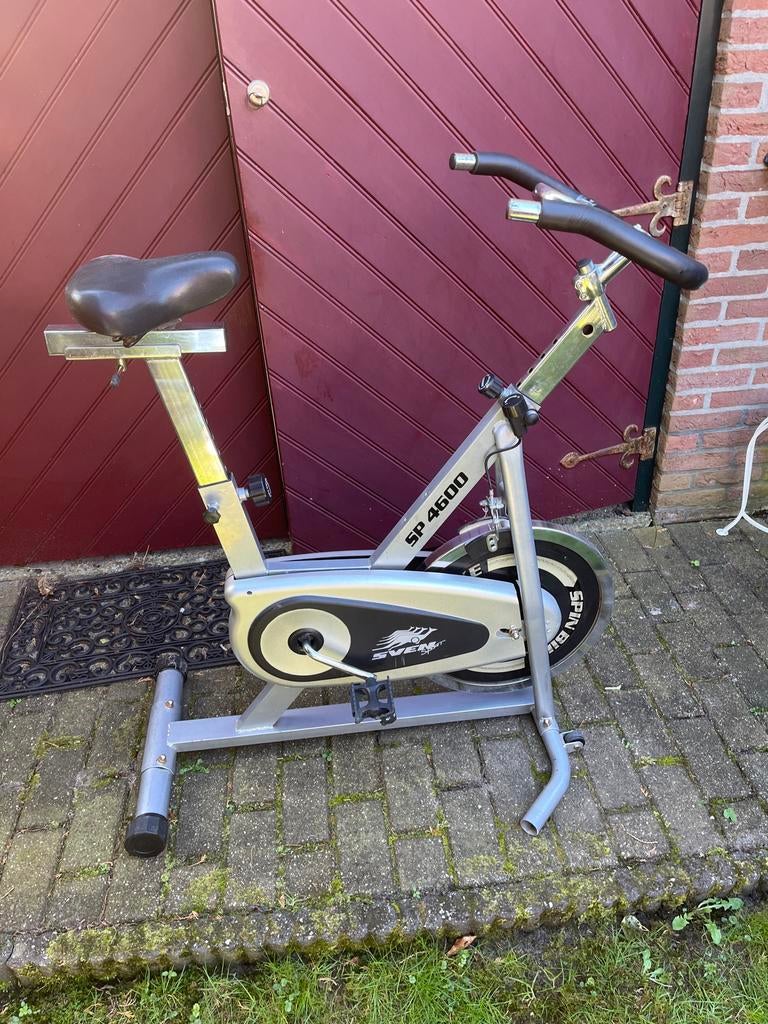 Spinbike SP4600 Svensport, Ophalen, Gebruikt, Benen