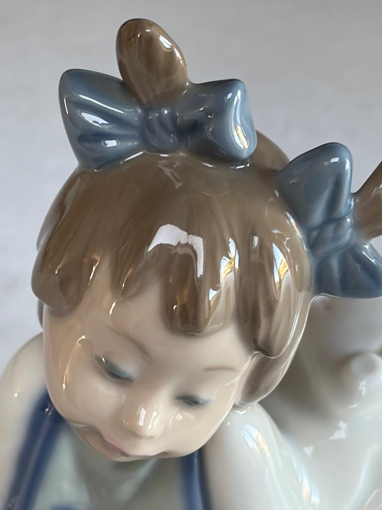 LLADRO Not Hungry 1076, Verzamelen, Beelden en Beeldjes, Ophalen of Verzenden, Zo goed als nieuw, Mens