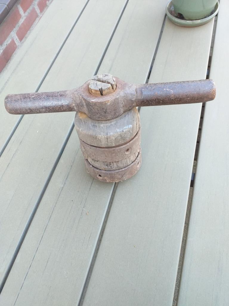 Oude tegelklopper ( stratenmaker  hamer, Antiek en Kunst, Antiek | Gereedschap en Instrumenten, Ophalen