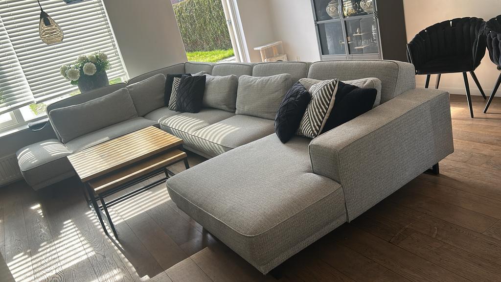 Z.g.a.n. Trendhopper loungebank met chique poten, Huis en Inrichting, Ophalen, Hoekbank, 300 cm of meer, Zo goed als nieuw