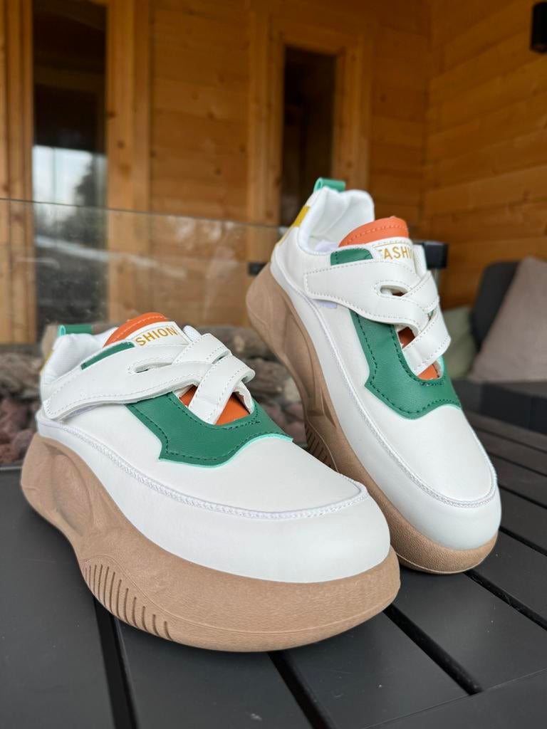 Witte Sneakers met Kleuraccenten - Maat 36 nieuw, Kleding | Dames, Wit, Nieuw, Ophalen of Verzenden, Sneakers of Gympen