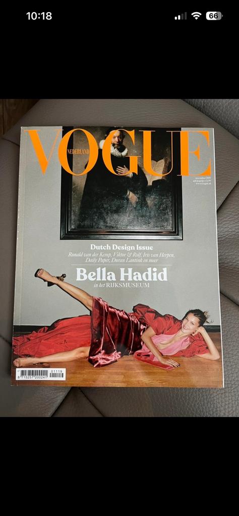 Vogue nederland 2019 Dutch desgin bella hadid Rijksmuseum, Boeken, Ophalen of Verzenden, Zo goed als nieuw, Mode algemeen