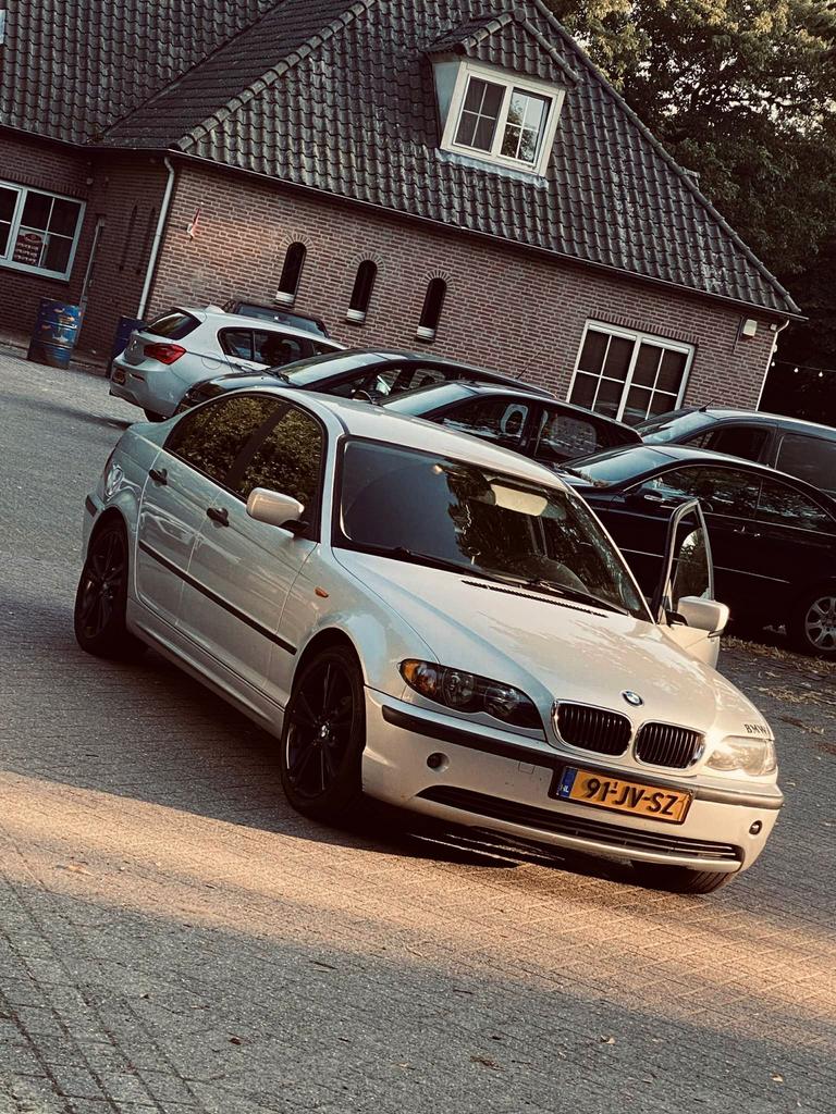 BMW 3-Serie 2.0 I 318 2002 Grijs, Ophalen