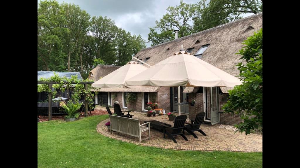 2 dubbele horeca parasols, Tuin en Terras, Ophalen, Gebruikt, Meer dan 4 meter, Overige typen