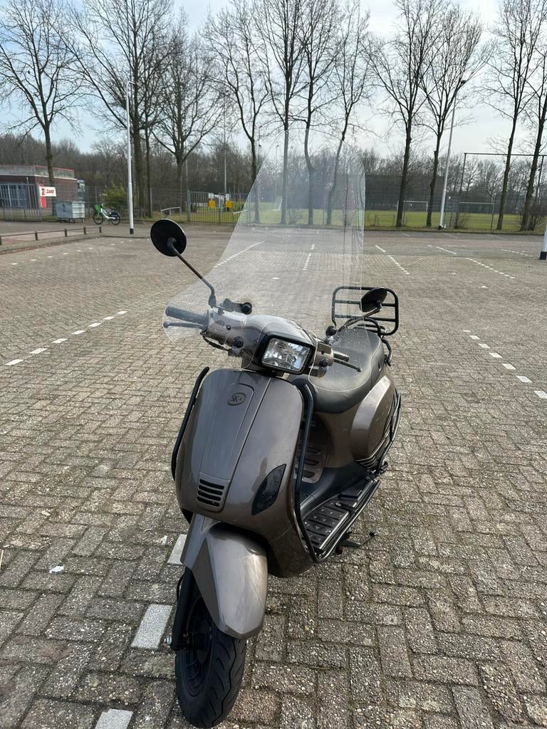 SK-X scooter bruin, Fietsen en Brommers, Snorfietsen en Snorscooters, Gebruikt, Benzine, Ophalen, Overige merken