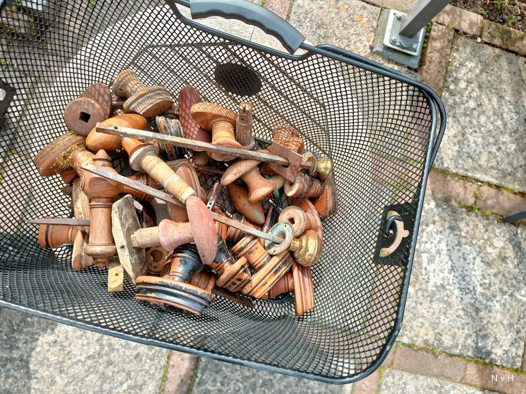 Antieke houten deurkrukken en trekbellen, Antiek en Kunst, Ophalen of Verzenden