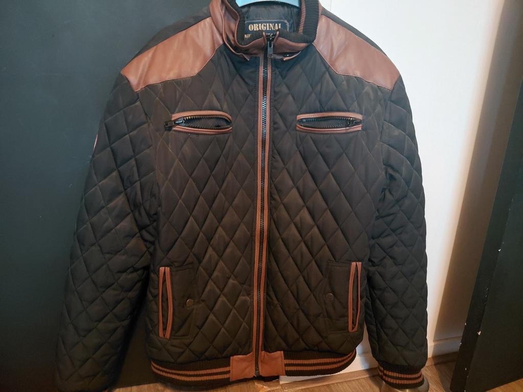 Zwarte gewatteerde jas met bruine accenten, Ophalen of Verzenden