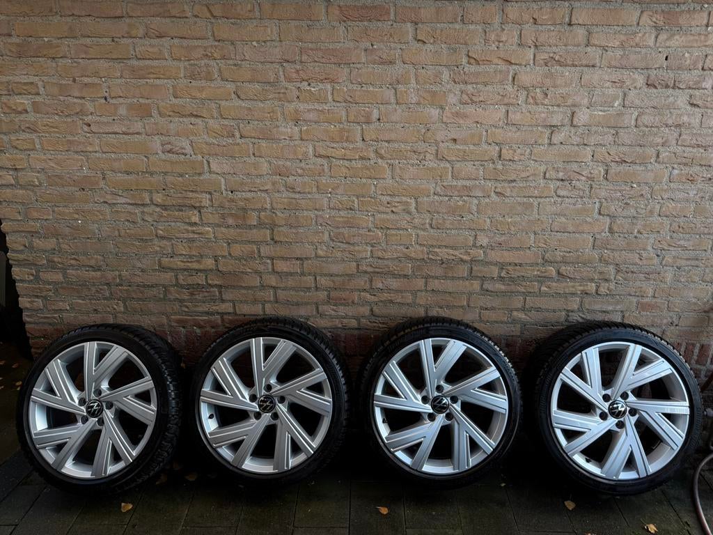 Volkswagen Golf 8 GTD GTE GTI, Auto-onderdelen, Banden en Velgen, 18 inch, Banden en Velgen, 225 mm, Winterbanden