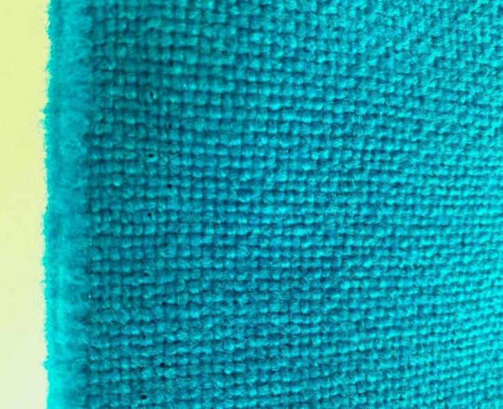 Kvadrat Hallingdal 65 850; turquoise; restant meubelstofstof, Hobby en Vrije tijd, Stoffen en Lappen, Nieuw, Wol, 120 cm of meer