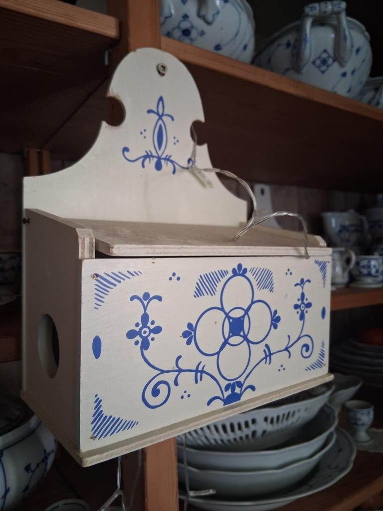 Voorraadbakje blauw saks van hout!, Ophalen of Verzenden, Nieuw, Overige stijlen