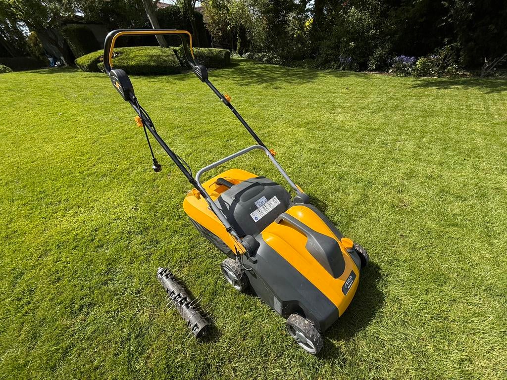 Stiga SV 415 E elektrische verticuteermachine, Tuin en Terras, Grasmaaiers, Ophalen, Elektrische grasmaaier, Opvangbak, 30 t/m 39 cm
