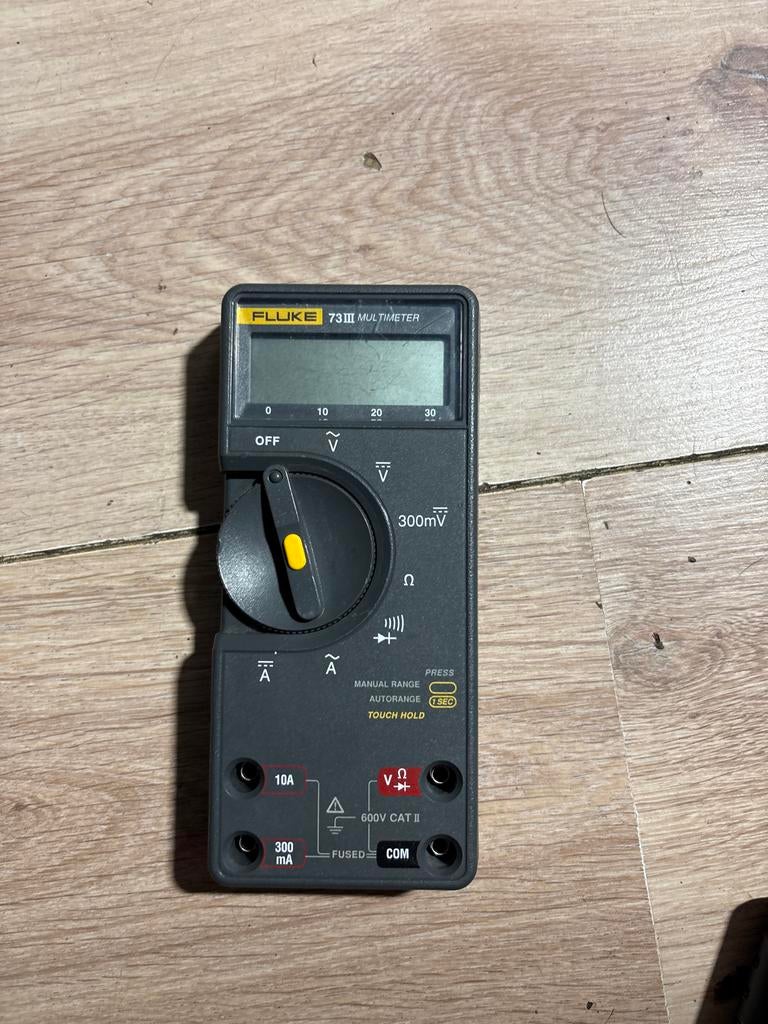 Fluke 73 III Multimeter - Betrouwbaar en Gebruikt, Doe-het-zelf en Verbouw, Meetapparatuur, Ophalen of Verzenden, Gebruikt, Multimeter