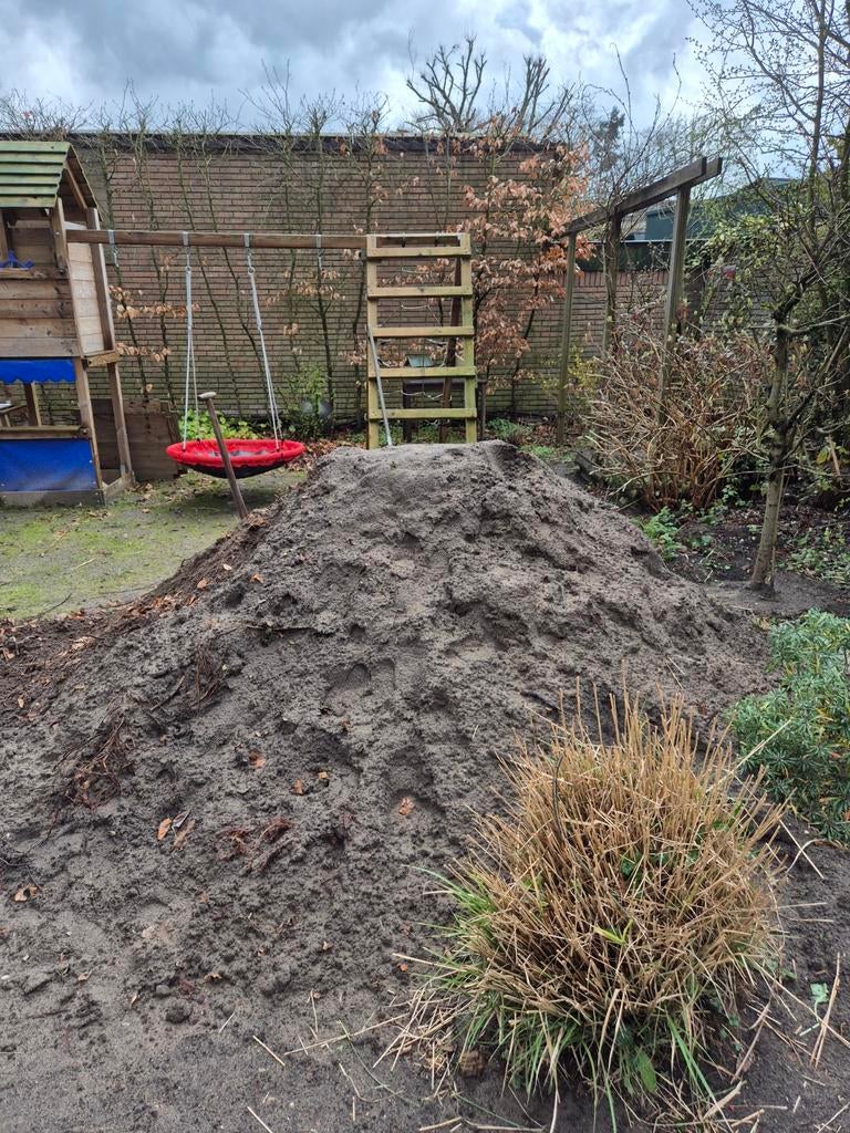 Grote berg tuinaarde, Tuin en Terras, Ophalen of Verzenden, Tuinaarde