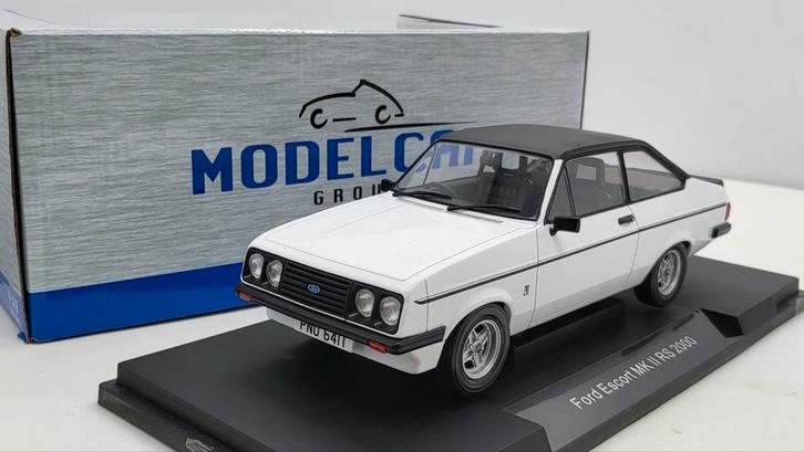 Ford Escort MKII RS 2000 wit/zwart RHD, Hobby en Vrije tijd, Modelauto's | 1:18, Nieuw, Overige merken, Ophalen of Verzenden
