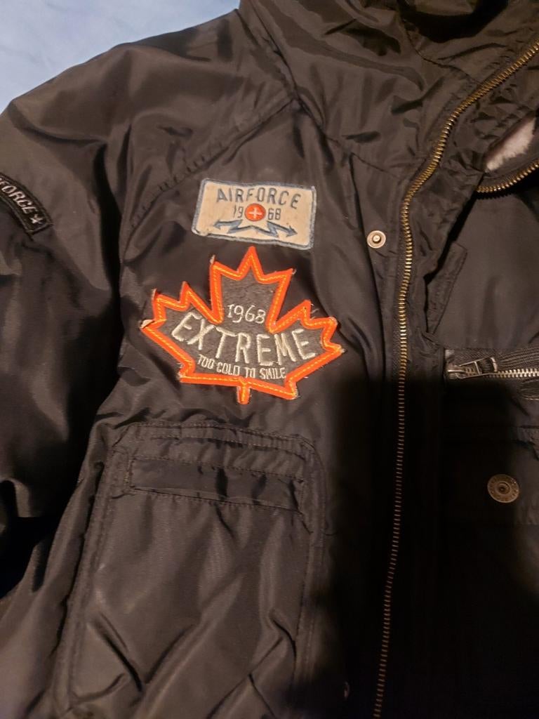 Airforce Zwarte winterjas met patches maat L, Ophalen of Verzenden
