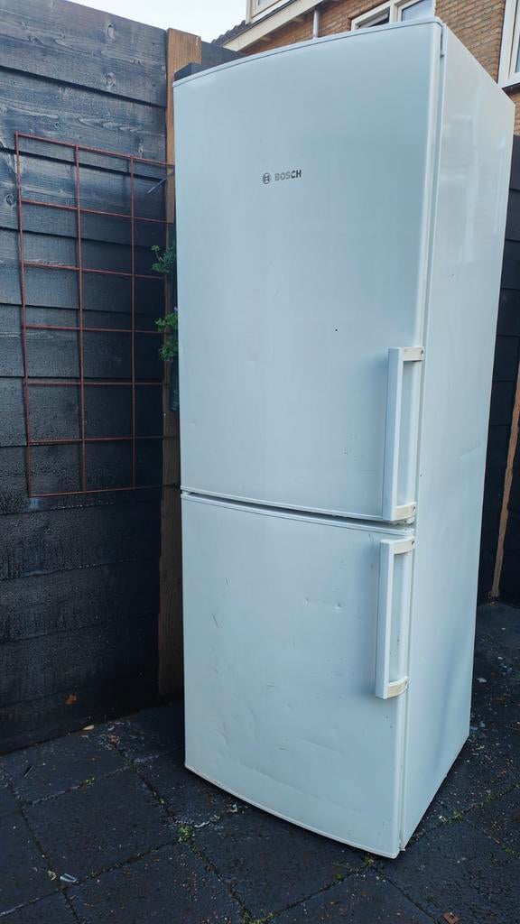 Bosch Koel-vriescombinatie - gebruikte staat, Witgoed en Apparatuur, Koelkasten en IJskasten, Gebruikt, 200 liter of meer, Met aparte vriezer