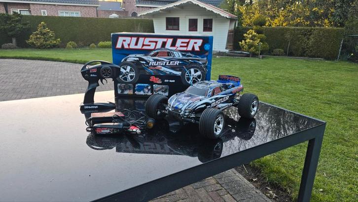 Deze complete Traxxas Rustler is ready to go!!, Hobby en Vrije tijd, Modelbouw | Radiografisch | Auto's, Zo goed als nieuw, Auto offroad