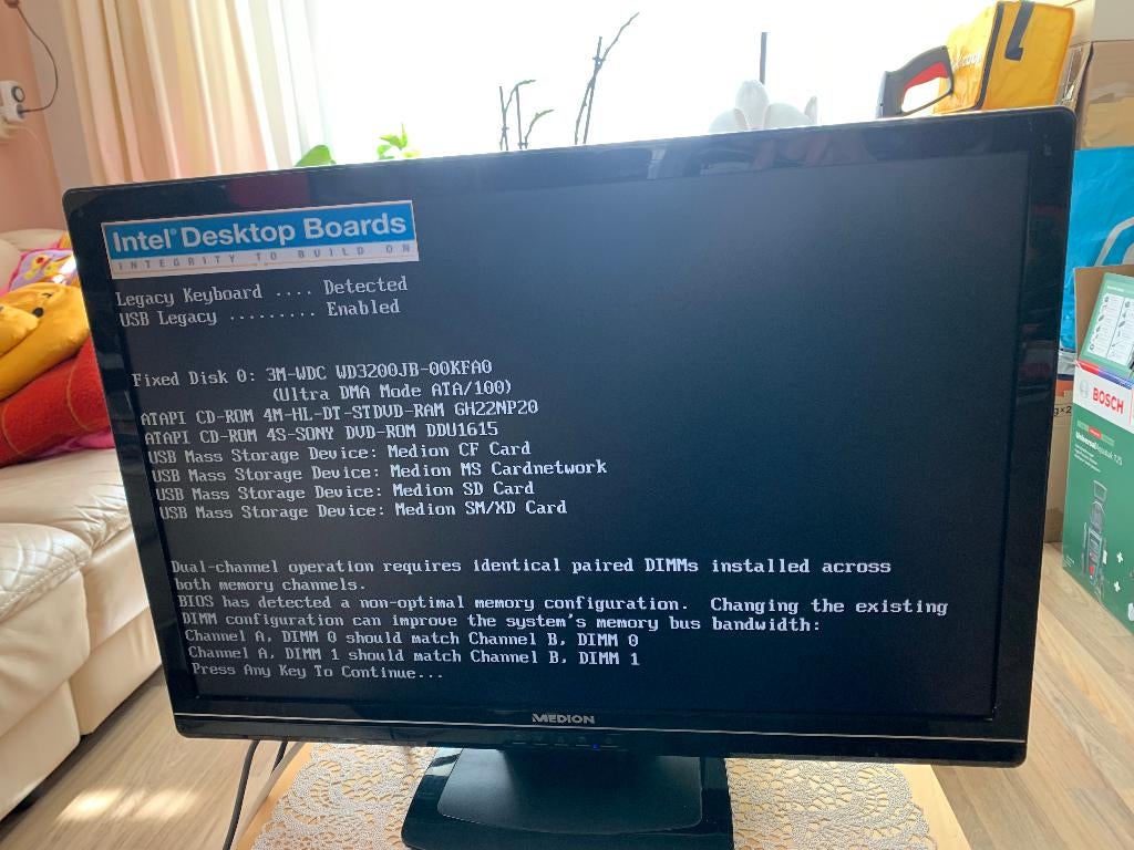 Computer scherm Medion, Computers en Software, Windows Laptops, Ophalen, Medion, Zo goed als nieuw, 17 inch of meer