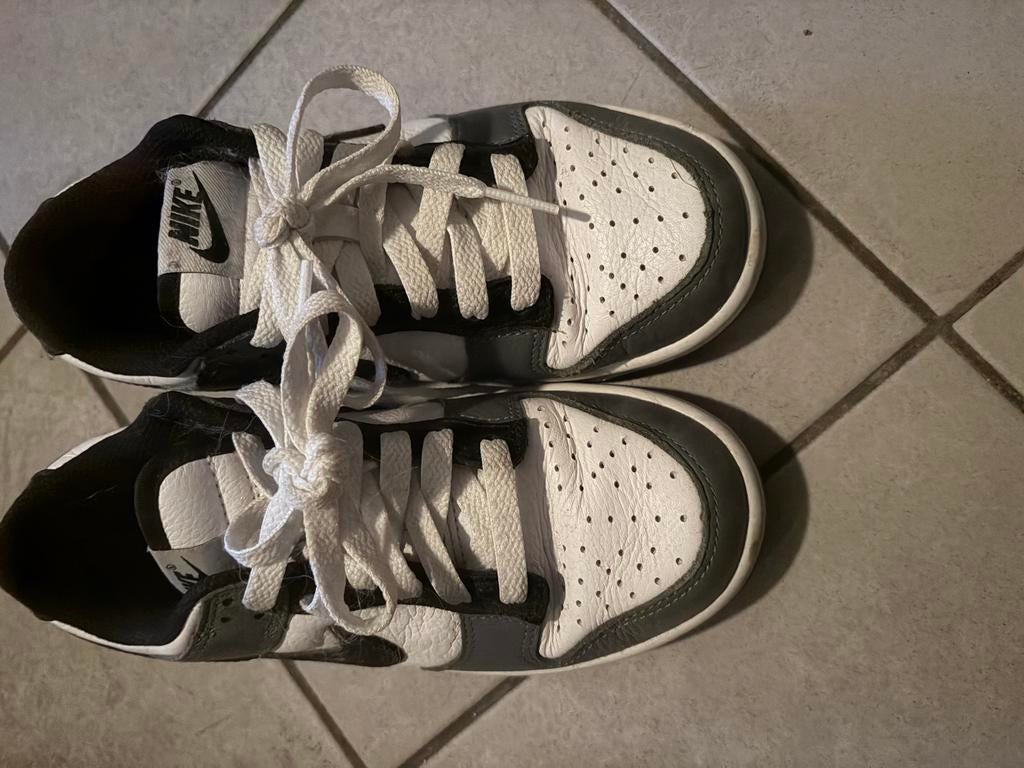 Nikes kinderschoenen maat 35,5, Ophalen of Verzenden, Zo goed als nieuw, Meisje, Schoenen