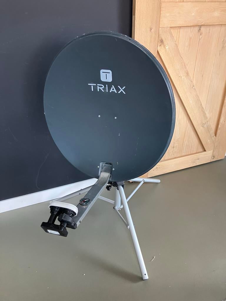 Triax caravan schotelantenne met statief, Ophalen, Gebruikt, (Schotel)antenne, Overige merken