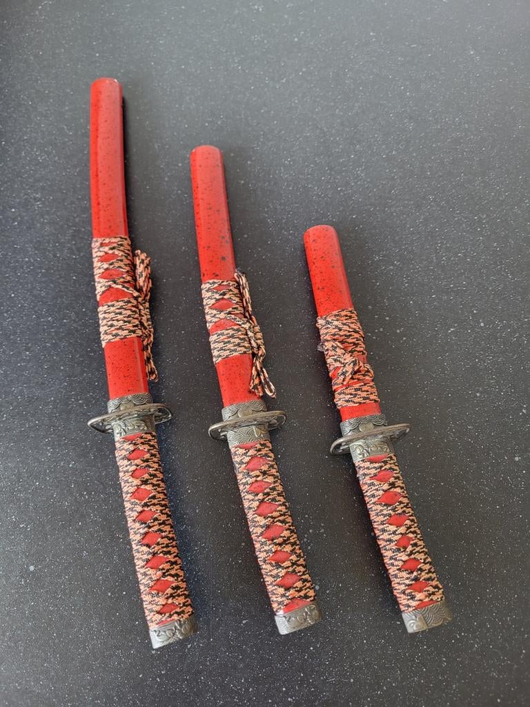 Set van 3 decoratieve Japanse zwaarden (Katana), Antiek en Kunst, Antiek | Overige Antiek, Ophalen of Verzenden