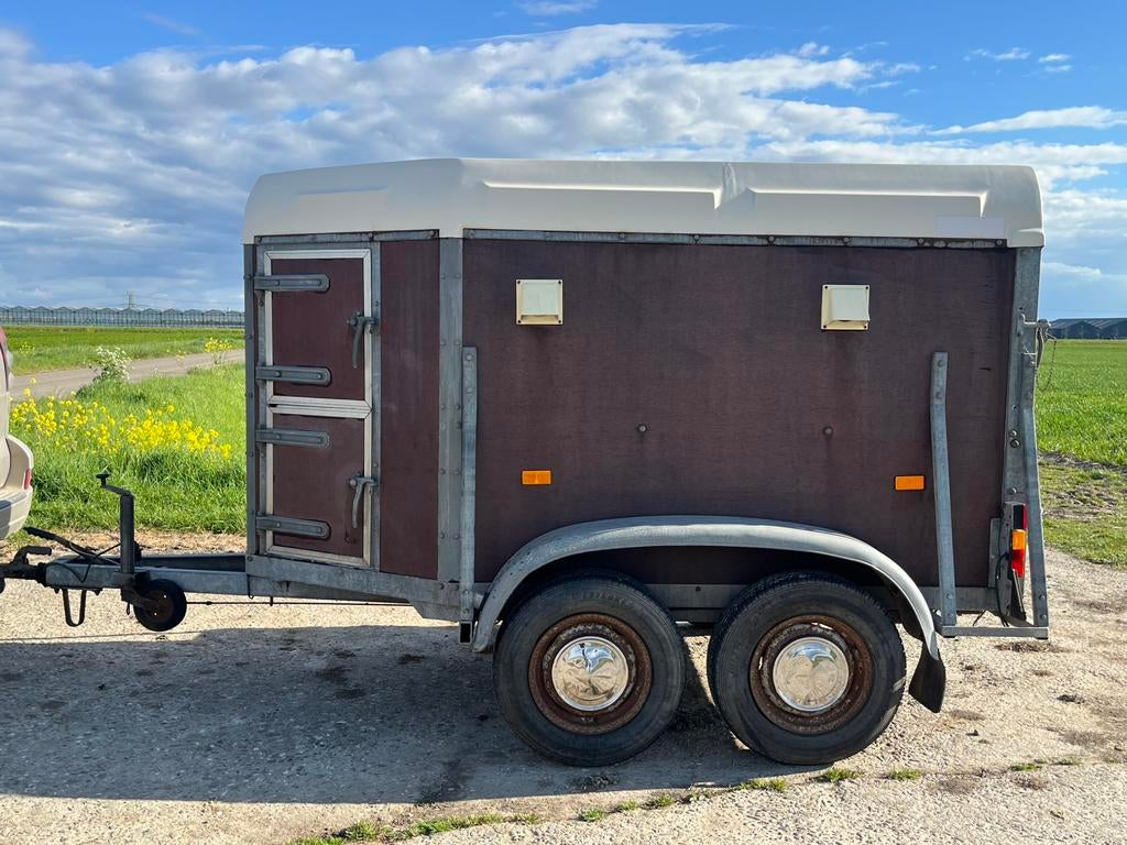 Geremde HENRA kleinvee trailer. 100% in orde., Dieren en Toebehoren, Paarden en Pony's | Trailers en Aanhangwagens, Ophalen, Zo goed als nieuw