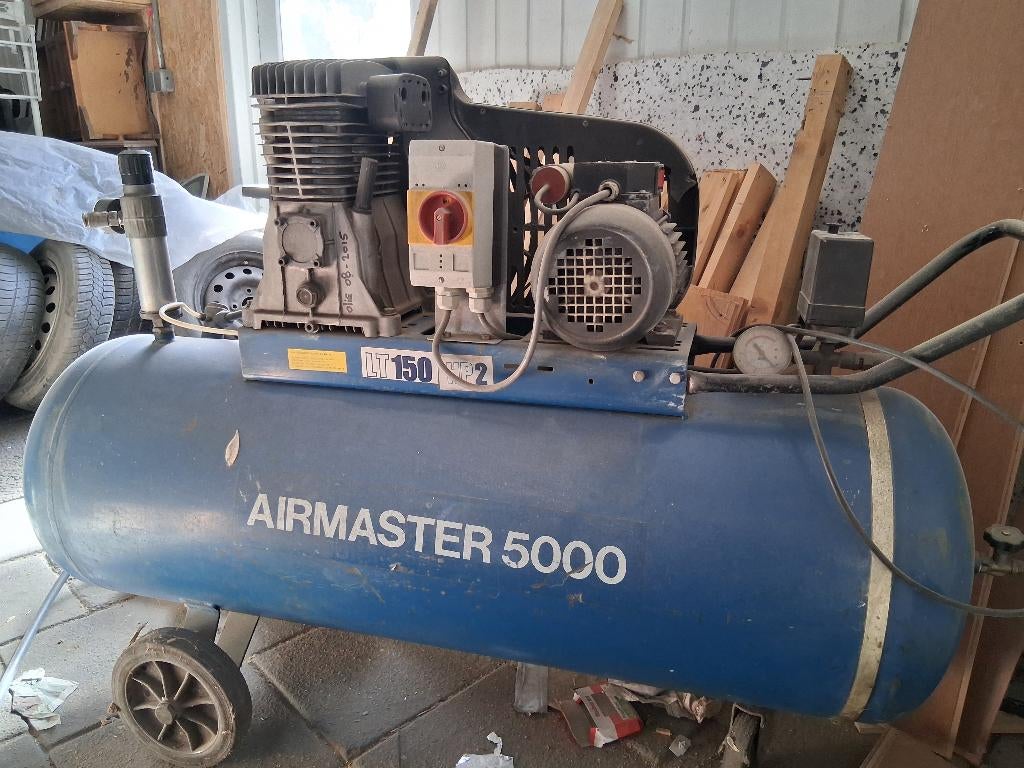 Goedwerkende compressor 150 liter., Doe-het-zelf en Verbouw, Compressors, Ophalen, Gebruikt, 200 tot 400 liter/min, Mobiel