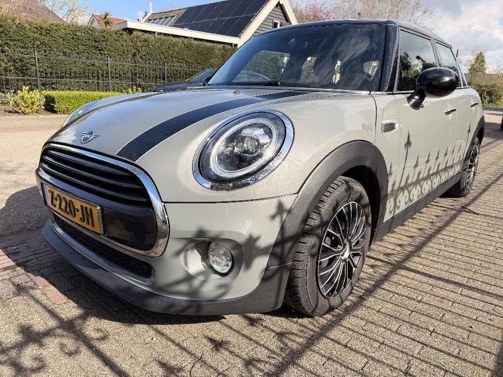 Mini 5deurs (f55) 1.5 136pk Aut 2019 Grijs led special ed, Zwart, Particulier, 3 cilinders, Cooper