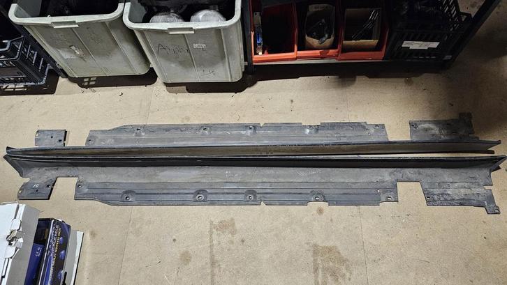 Set 1 originele sideskirts dorpel lijsten facelift BMW 7 ser, Auto-onderdelen, Carrosserie en Plaatwerk, Bumper, BMW, Gebruikt