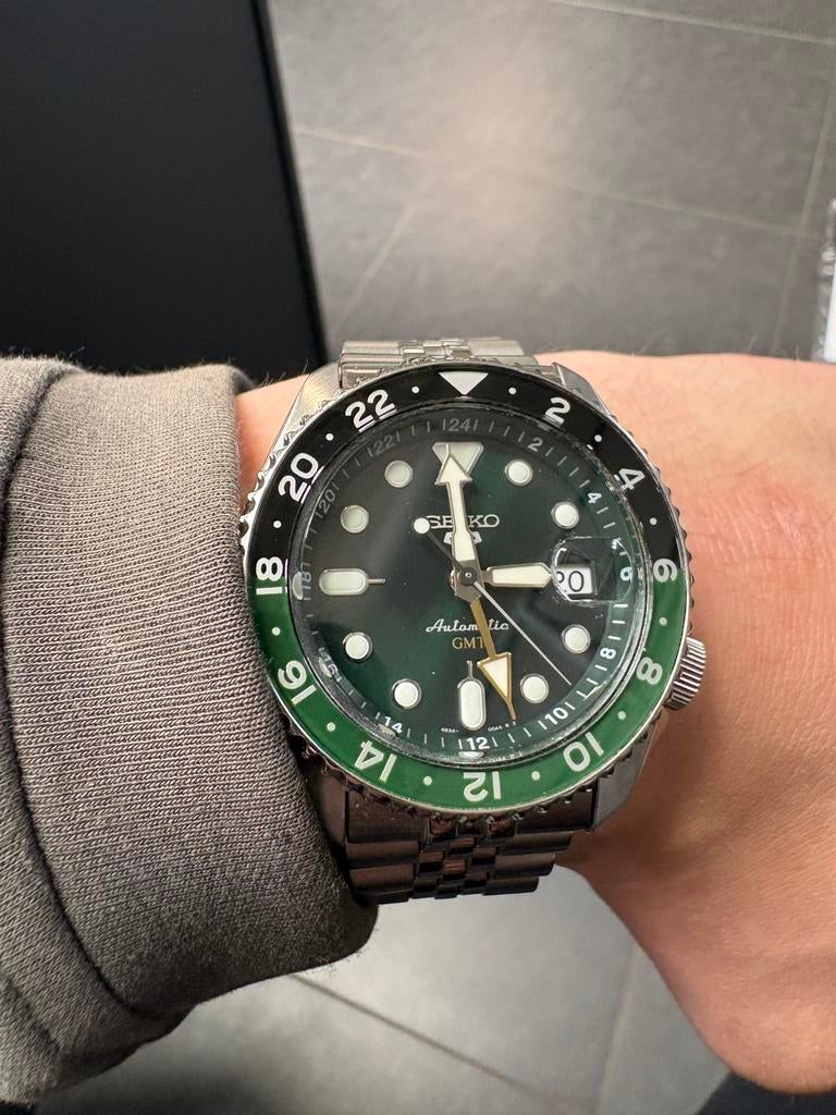 Seiko 5 GMT, Sieraden, Tassen en Uiterlijk, Horloges | Heren, Ophalen, Zo goed als nieuw, Staal, Seiko