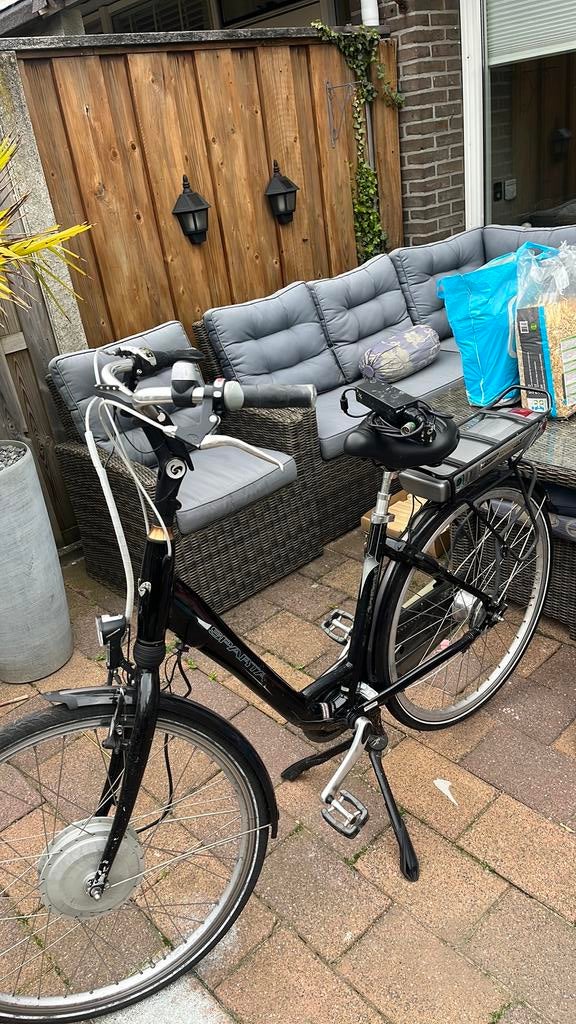 Fiets ( accu defect ), Fietsen en Brommers, Elektrische fietsen, Ophalen, Zo goed als nieuw, Overige merken