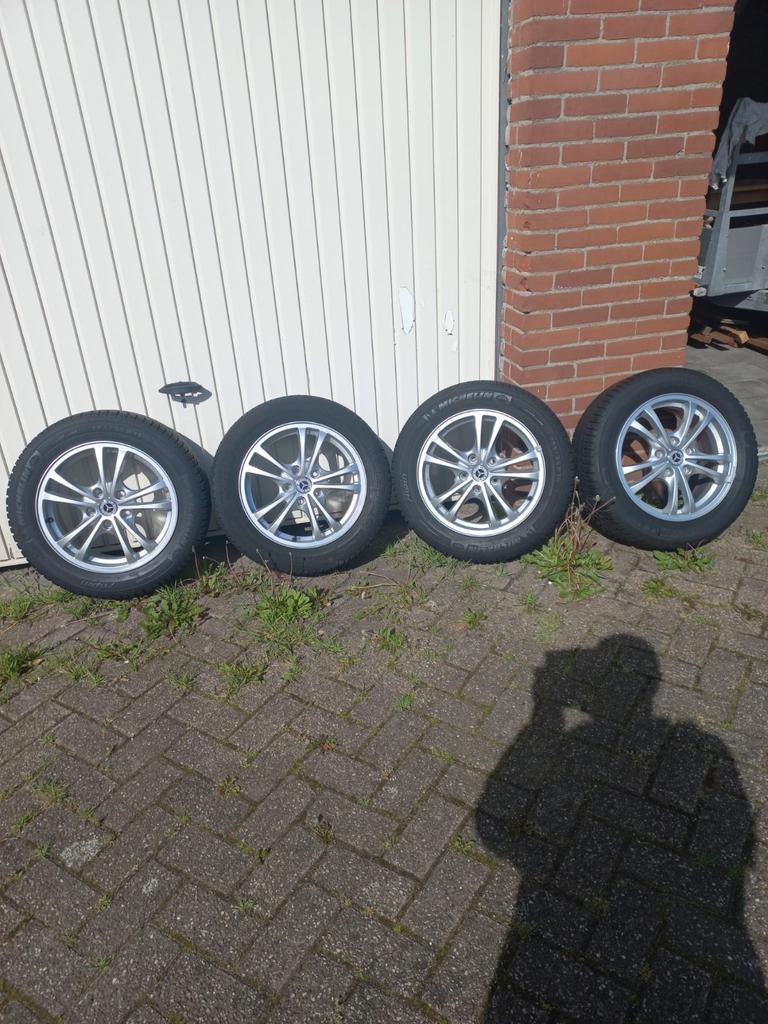 4  x  velgen met banden voor mercedes B   4 seizoen banden, Ophalen of Verzenden, Zomerbanden