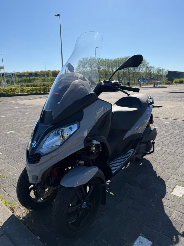 Piaggio MP3 300 hpe Sport - 2023, Scooter, Motorrijbewijs A, Particulier, LED Verlichting