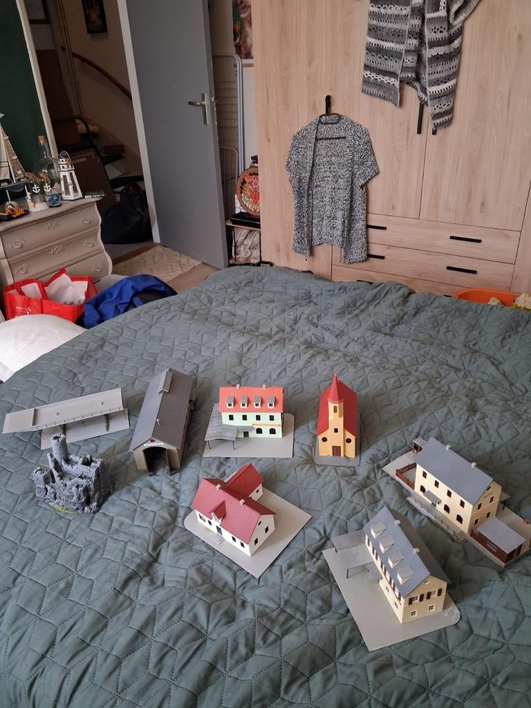 Huisjes voor modelspoor baan HO, Hobby en Vrije tijd, Modeltreinen | H0, Gebruikt, Gelijkstroom of Wisselstroom, Brug, Tunnel of Gebouw