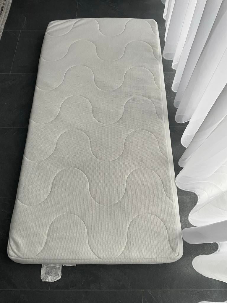 Wit matrasje met golvend patroon, Ophalen, Gebruikt, 190 cm of minder, Matras