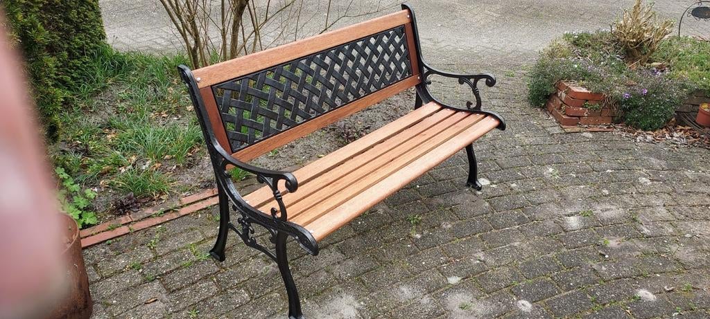 Gietijzeren tuinbank met nieuw geolied hardhout, Tuin en Terras, Tuinbanken, Gebruikt, Metaal, Ophalen