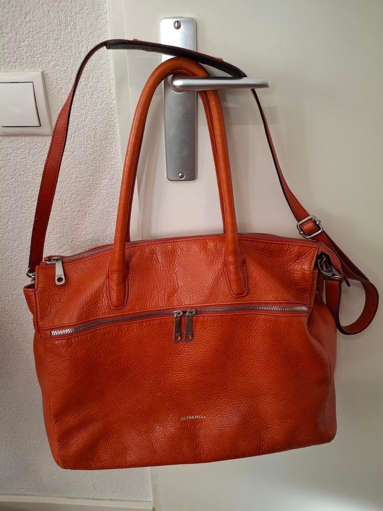 HAND-SCHOUDER-TAS -(GIGI FRATELLI )., Sieraden, Tassen en Uiterlijk, Ophalen, Zo goed als nieuw, Minder dan 35 cm