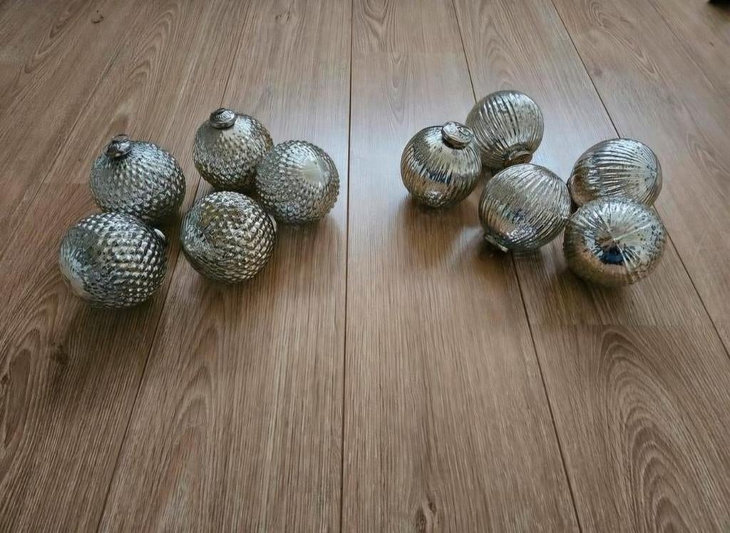 Kerstballen voor de sier, Ophalen