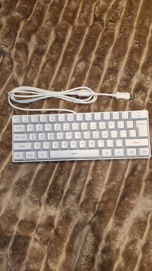 Compact Wit Gaming Toetsenbord - Bedraad QWERTY, Onbekend, Gaming toetsenbord, Ophalen of Verzenden, Zo goed als nieuw