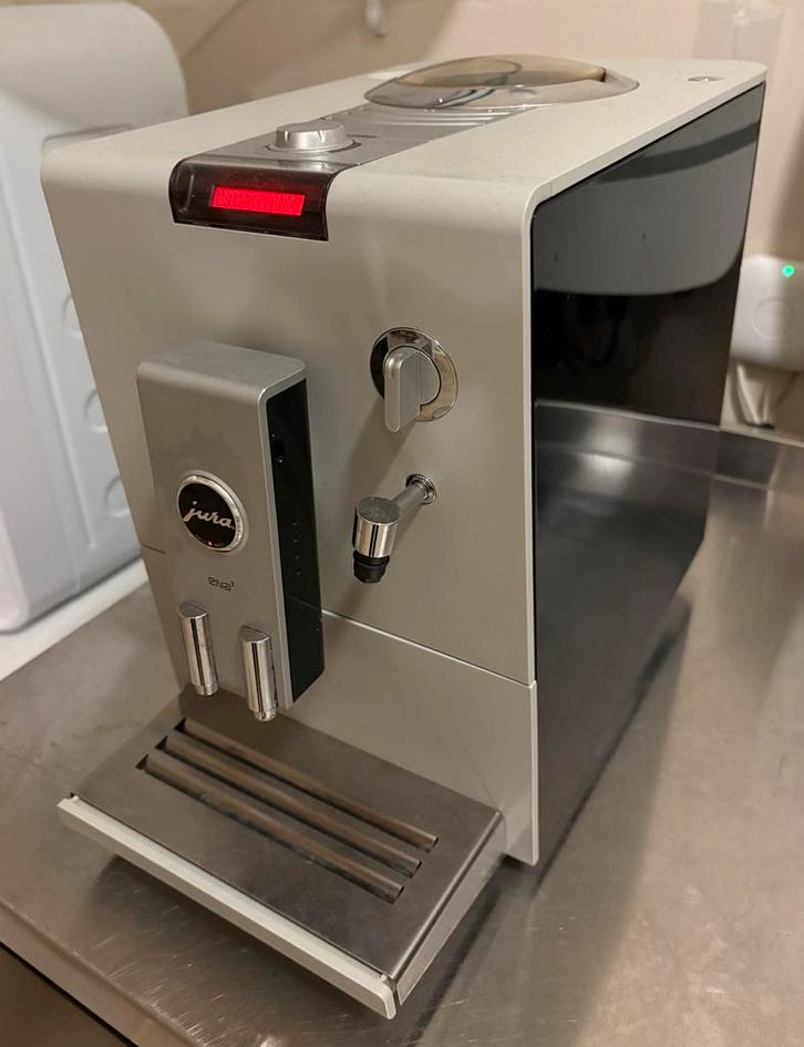 Jura ENA 3 koffiemachine, Witgoed en Apparatuur, Koffiezetapparaten, Gebruikt, Koffiebonen, Koffiemachine, 2 tot 4 kopjes, Afneembaar waterreservoir