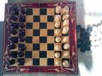 Sierlijk schaakspel hout gesneden schaken en backgammon, Een of twee spelers, Ophalen of Verzenden, Gebruikt