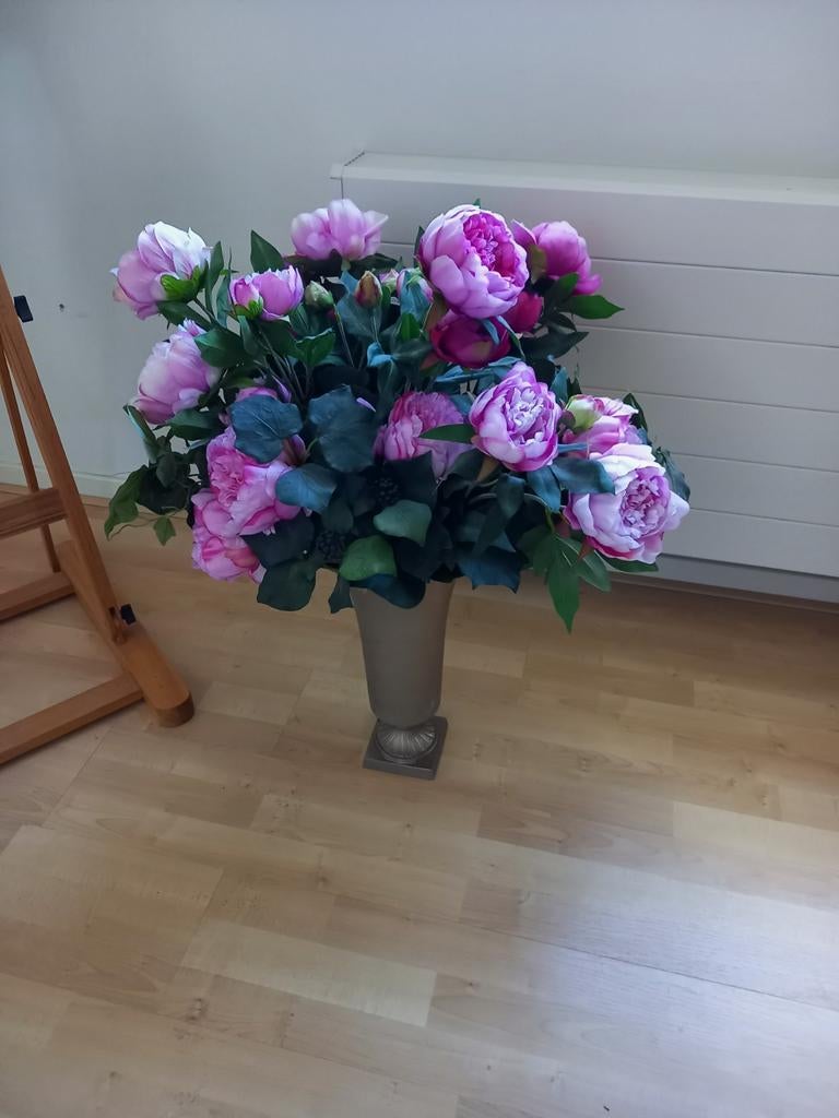 Prachtige vaas met zijde bloemen, Huis en Inrichting, Woonaccessoires | Kunstplanten en Kunstbloemen, Ophalen of Verzenden, Zo goed als nieuw