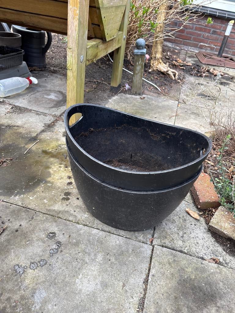 Twee kunststof bloembakken/ wijnkoelers, Tuin en Terras, Kunststof, Gebruikt, Minder dan 30 cm, Minder dan 60 cm