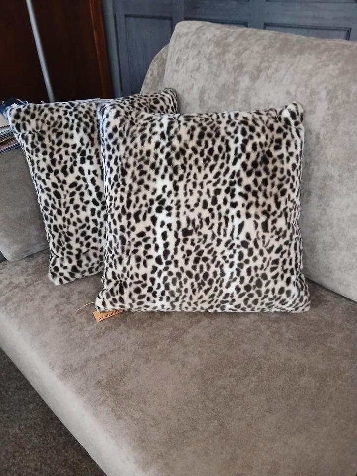 Sierkussens 45x45 cm Panterprint, Huis en Inrichting, Woonaccessoires | Kussens, Nieuw, Zwart, Vierkant, Ophalen of Verzenden