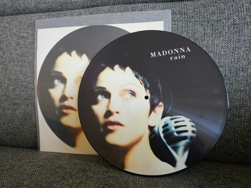 Madonna - Rain Picture Disc Vinyl (1993), Colored vinyl, Ophalen of Verzenden, Zo goed als nieuw, 12 inch